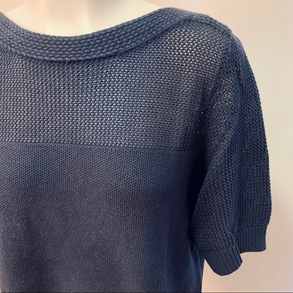 Short sleeved sweater
